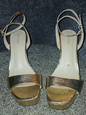 Bebe "Lera" Gold Metallic Chunky Heel Sandals with Ankle Strap Size 10